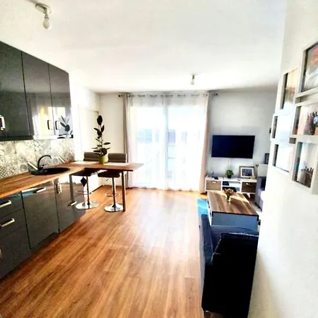 Apartment Nanterre Home *